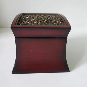 2004 Bombay Small Wooden  Musical Ring Jewelry Box.
